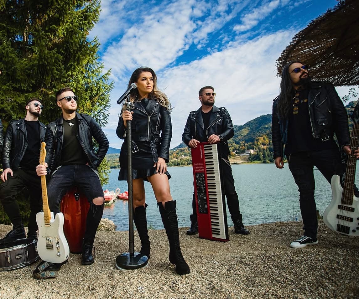 Lia & The Band
